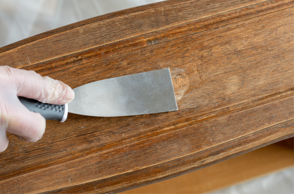 Pâte à bois : reboucher les trous dans vos parquets, meubles et boiseries